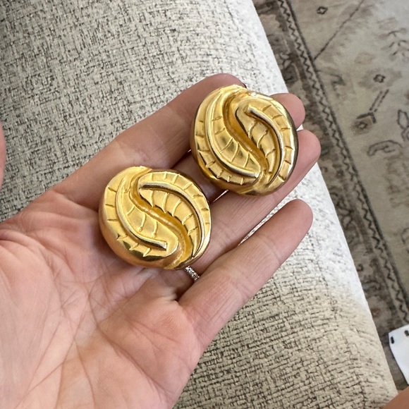 Jewelry - Gold Leaf Clip-On Earrings
